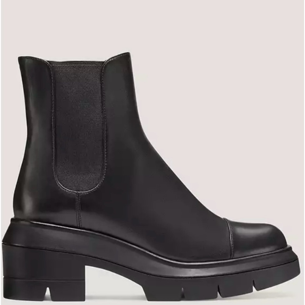 Stuart Weitzman Norah Chelsea Boot in size 7.5. Box & dust bag included!!!!